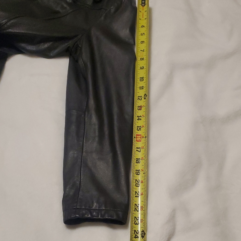 Wilsons Leather Maxima Women's Sleek Black Leather Jacket - Picture 9 of 9